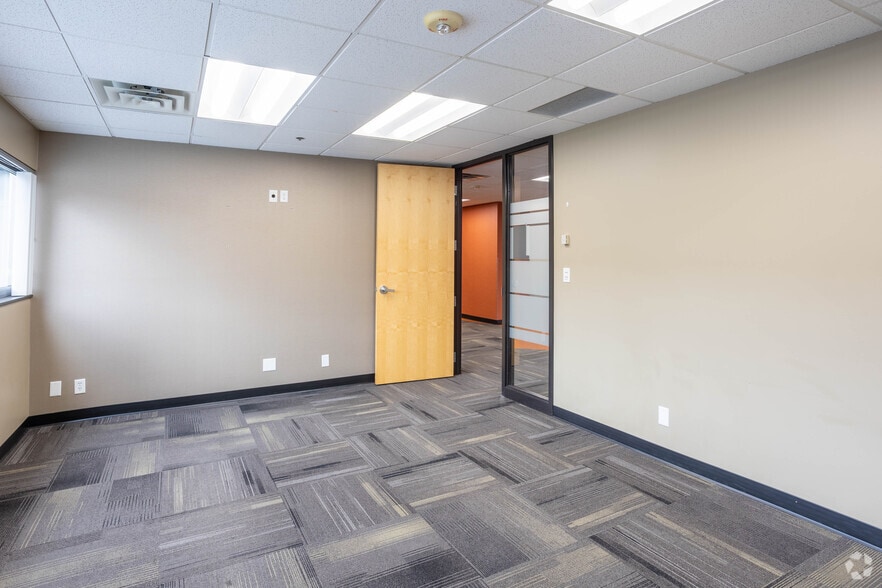 More Photos Of 435 Ford Rd, Saint Louis Park Office For Sale