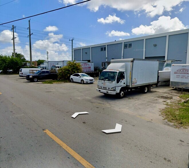 More Photos Of 8000 NW 56th St, Miami Warehouse For Lease