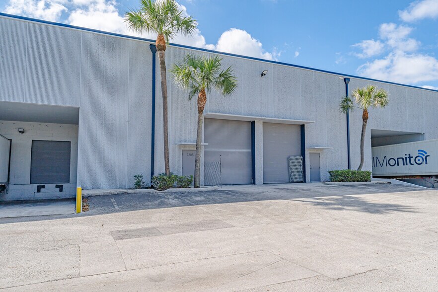 More Photos Of 2201 Nw 30th Pl, Pompano Beach Unknown For Lease