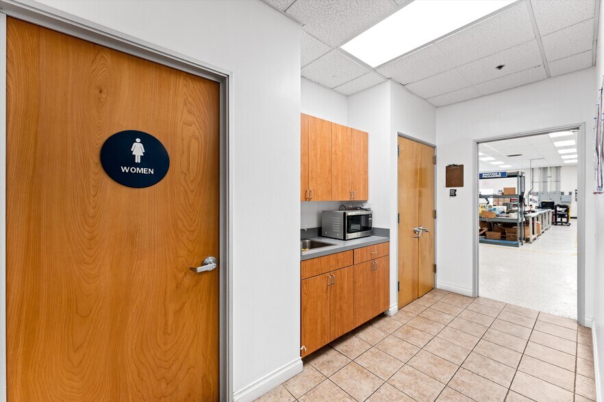 More Photos Of 7433-7439 Lampson Ave, Garden Grove Warehouse For Sale