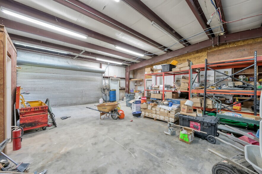 More Photos Of 2745 Interstate 45 S, New Waverly Manufacturing For Sale