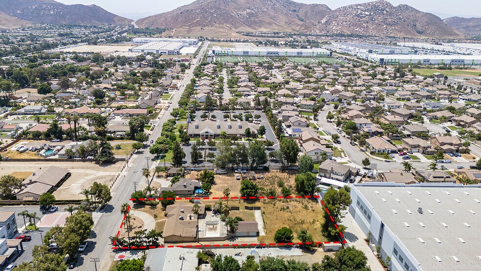 More Photos Of 10584 Juniper Ave, Fontana Warehouse For Sale