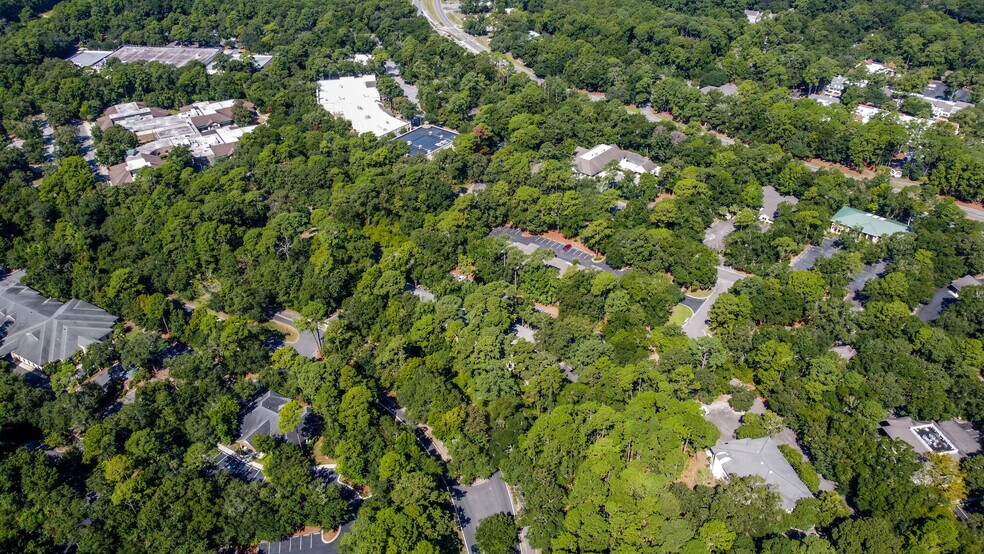 More Photos Of 5 Dunmore Ct, Hilton Head Office Residential For Sale
