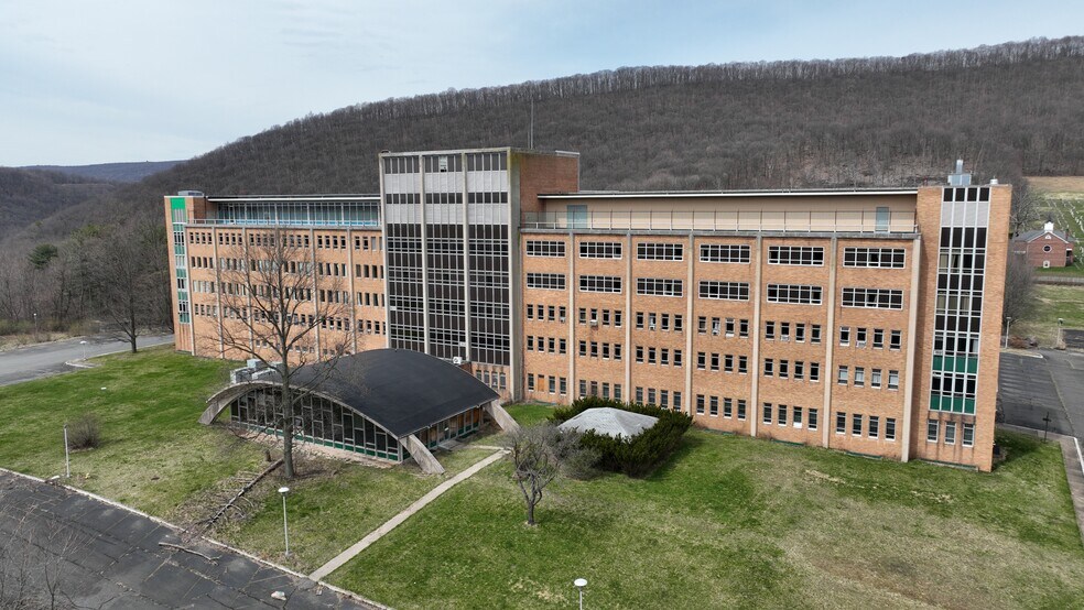 More Photos Of 101 Broad St, Ashland Hospital For Sale