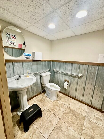 More Photos Of 700 N Central Ave, Umatilla General Retail For Lease