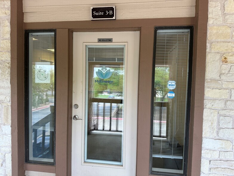 More Photos Of 12343 Hymeadow Dr, Austin Office For Sale