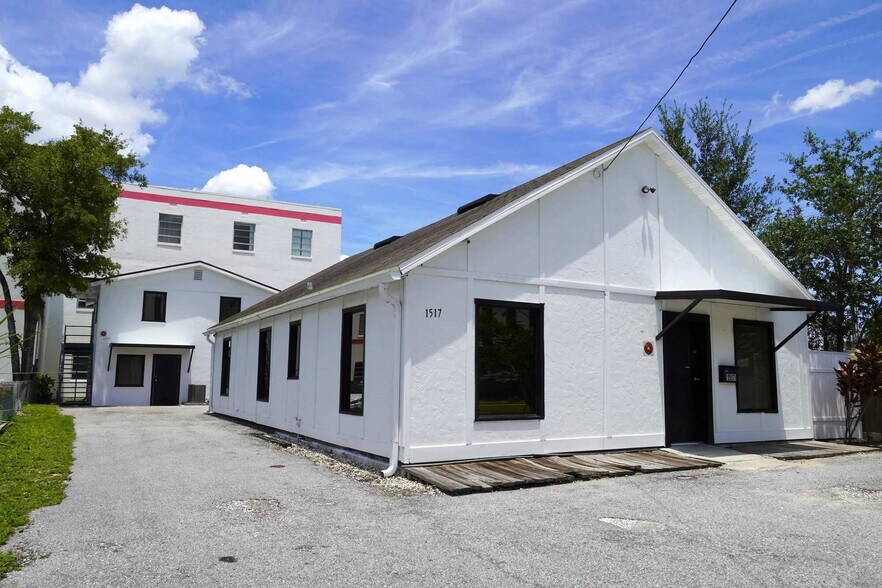 More Photos Of 1517 Hillcrest St, Orlando Office For Lease