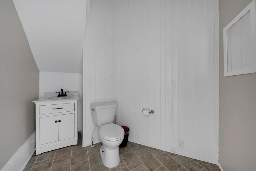 More Photos Of 101 Gadsden St, Chester Storefront Retail Office For Sale