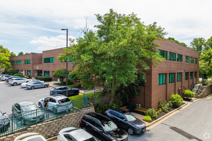 More Photos Of 10 Crossroads Dr, Owings Mills Medical For Lease