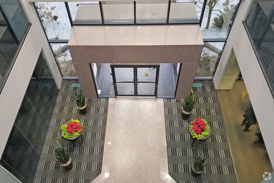 More Photos Of 1295 Northland Dr, Mendota Heights Medical For Lease