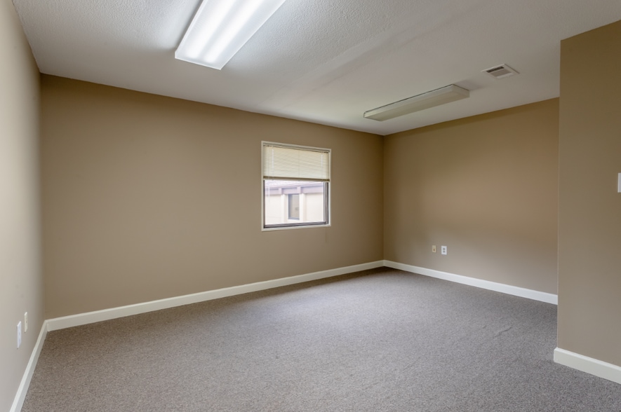 More Photos Of 2024 Arkansas Valley Dr, Little Rock Office For Sale