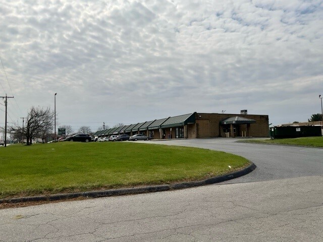 More Photos Of 3900 Ten Oaks Rd, Glenelg Storefront For Lease