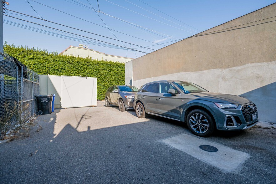 More Photos Of 4875 W Washington Blvd, Los Angeles Storefront For Lease