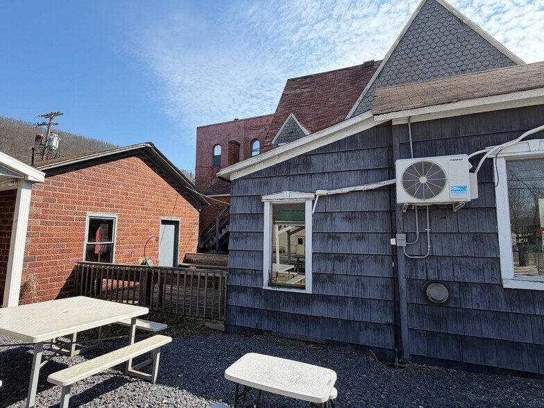 More Photos Of 12 W 4th St, Emporium Office For Sale