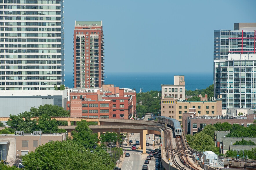 More Photos Of 329 W 18th St, Chicago Light Manufacturing For Lease