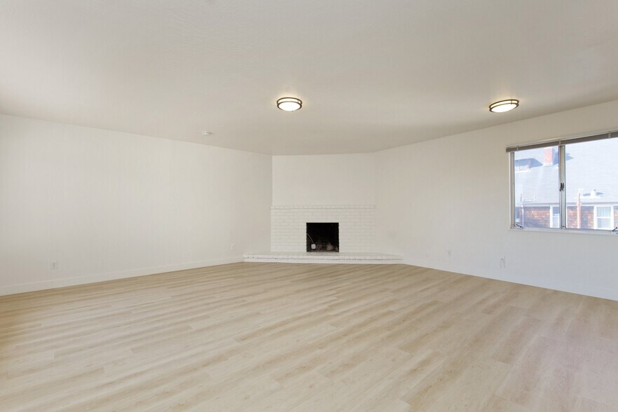 More Photos Of 407 Vernon St, Oakland Apartments For Sale