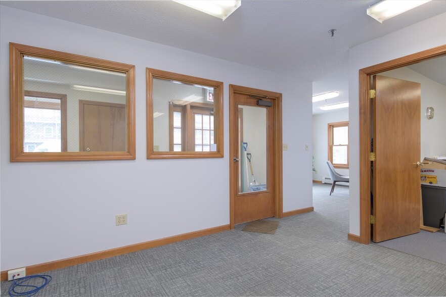 More Photos Of 156 Main St, Ludlow Office For Sale