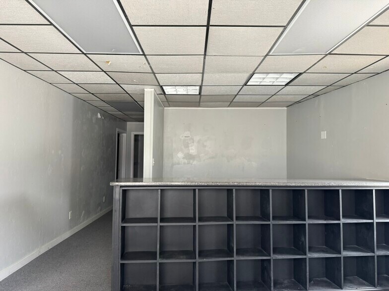More Photos Of 437 Cavitt Ave, Trafford Office For Lease