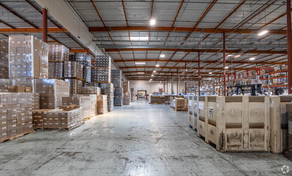 More Photos Of 1192 Vanderbilt Cir, Manteca Warehouse For Lease