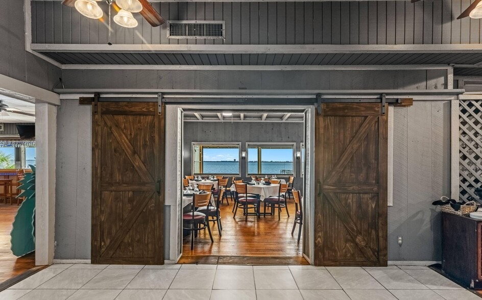 More Photos Of 4845 Dixie Hwy NE, Palm Bay Restaurant For Sale
