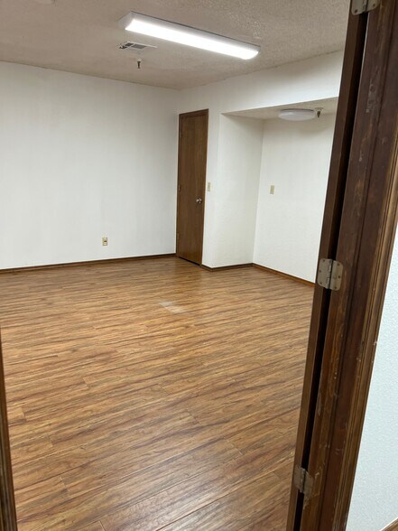 More Photos Of 6200 Melrose Ln, Oklahoma City Warehouse For Lease