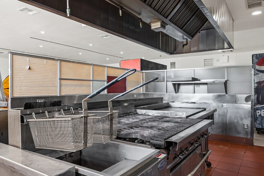 More Photos Of 33027 Road 159, Ivanhoe General Retail For Sale