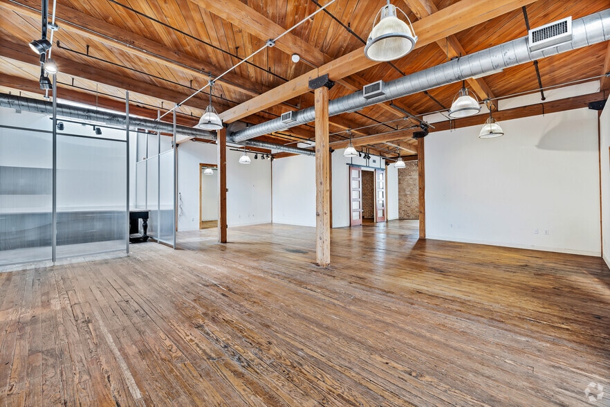 More Photos Of 1113 Vine St, Houston Loft Creative Space For Lease