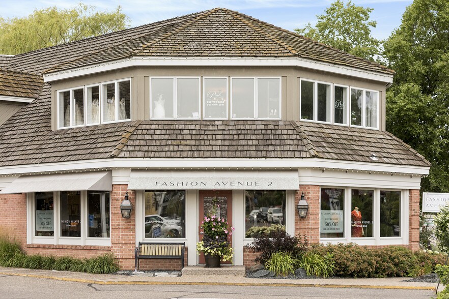 More Photos Of 744-810 Lake St E, Wayzata Unknown For Lease
