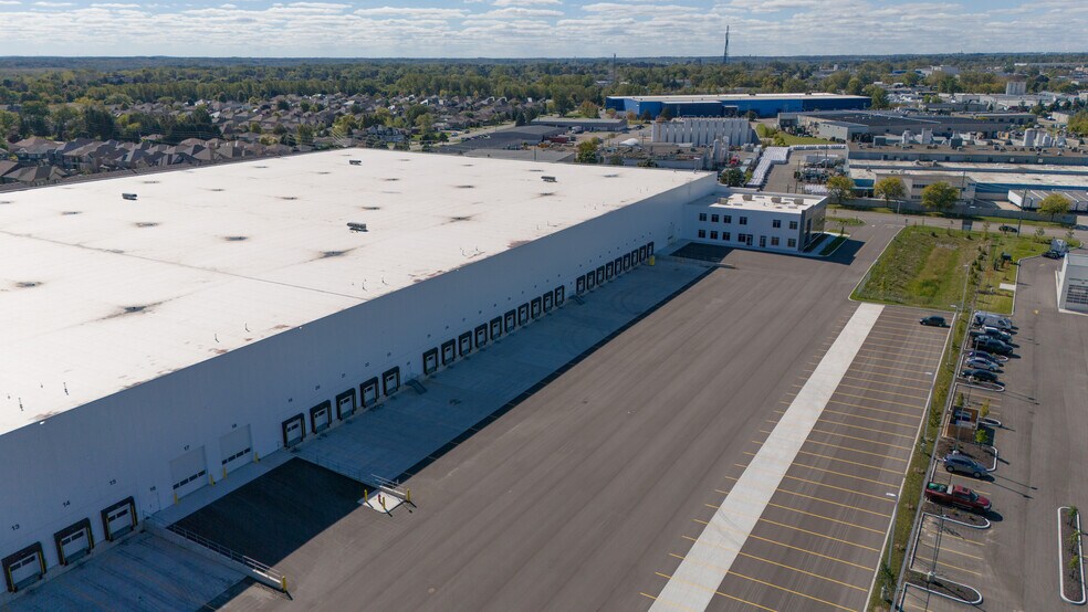 More Photos Of 151 Garden Ave, Brantford Distribution For Lease