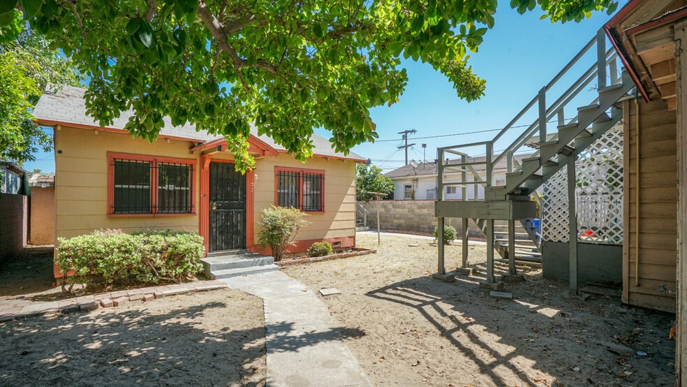 More Photos Of 1111 W 47th St, Los Angeles Apartments For Sale