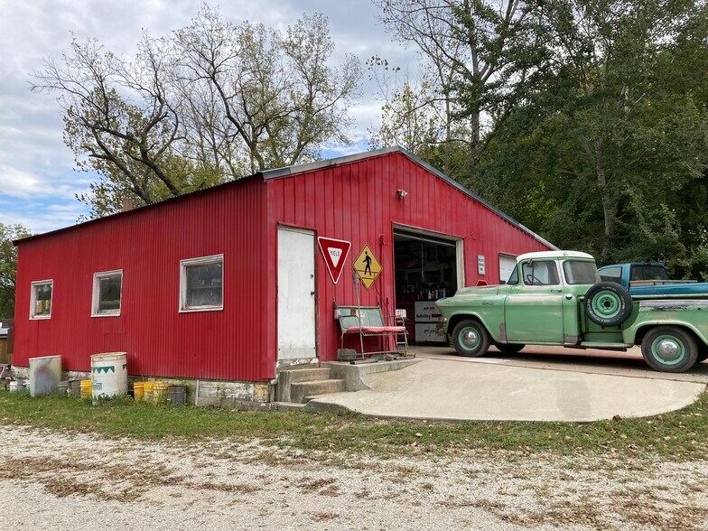 More Photos Of 22413 Highway C, Lawson Specialty For Sale