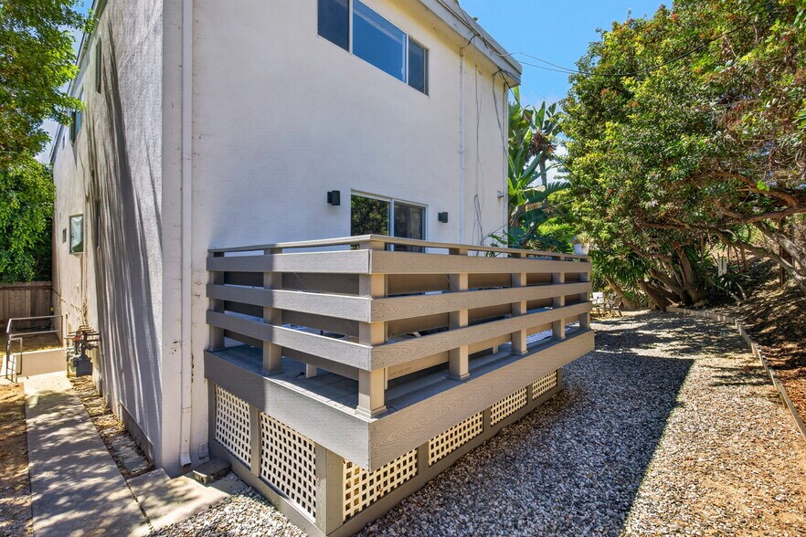 More Photos Of 22357 Pacific Coast Hwy, Malibu Apartments For Sale