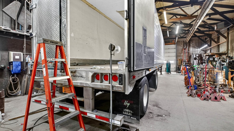 More Photos Of 7918 Partridge Rd, Eau Claire Warehouse For Sale