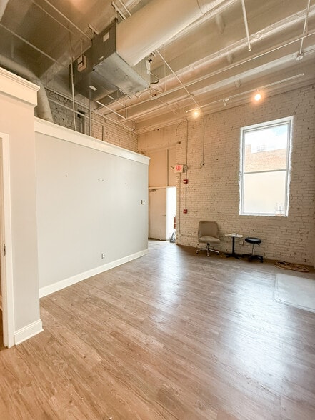 More Photos Of 275 S 4th St, Columbus Apartments For Sale