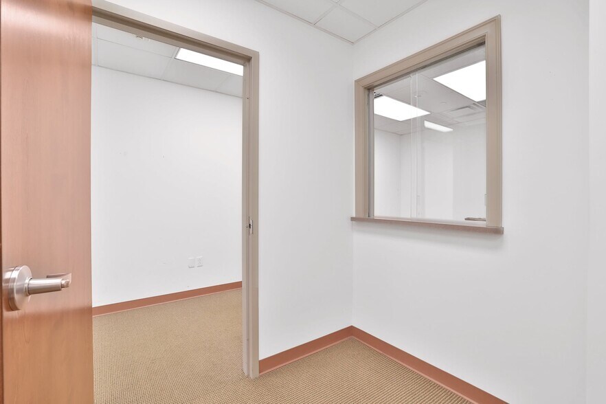 More Photos Of 249-285 Lafayette Ave, Suffern Hospital For Lease