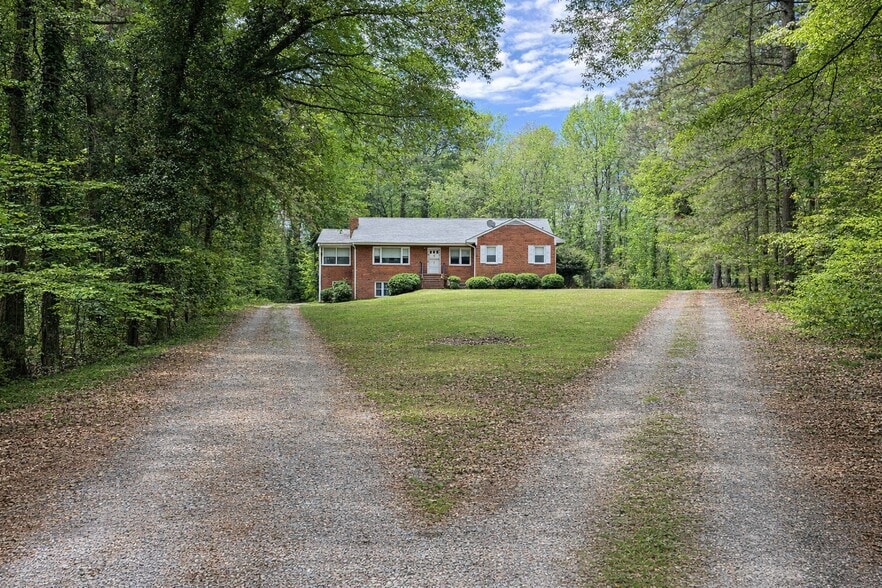 Primary Photo Of 7999 Fast Ln, Mechanicsville Apartments For Sale