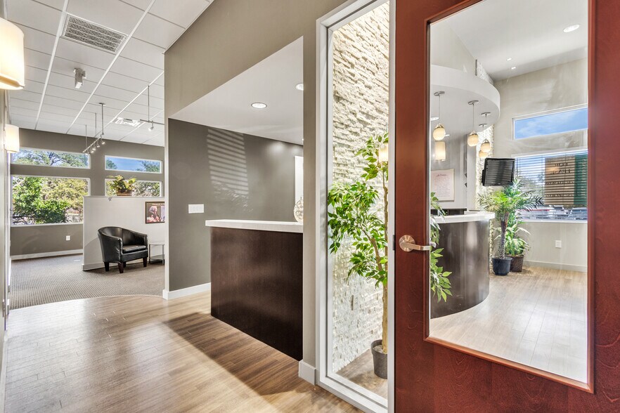 More Photos Of 3401 Royal Vista Blvd, Round Rock Medical For Lease