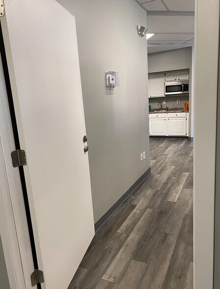 More Photos Of 36887 Schoolcraft Rd, Livonia Coworking Space