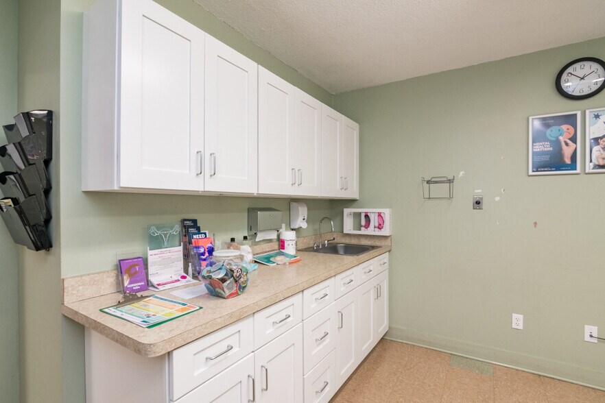 More Photos Of 860 Boston Rd, Springfield Medical For Lease