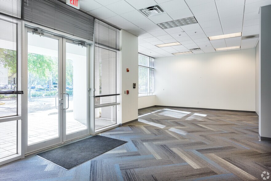 More Photos Of 30 S Keller Rd, Orlando Flex For Lease