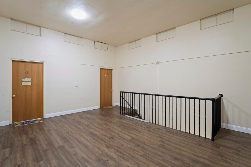 More Photos Of 414 E Lincoln Ave, Mc Donald Warehouse For Sale