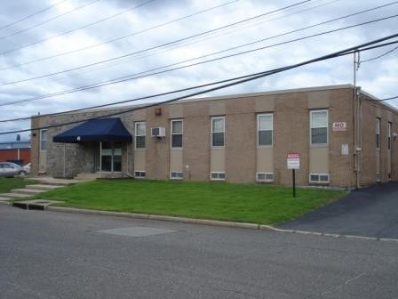More Photos Of 40 Commerce Pl, Hicksville Office For Lease