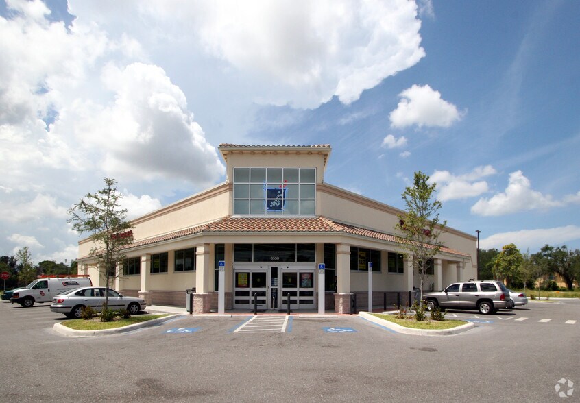 Primary Photo Of 3550 Fruitville Rd, Sarasota Drugstore For Lease