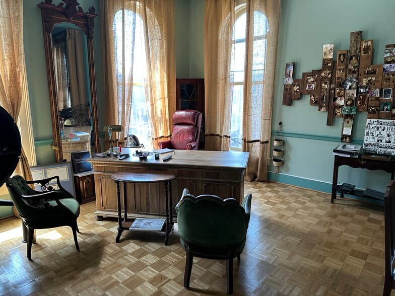 More Photos Of 367 W Short St, Lexington Restaurant For Lease