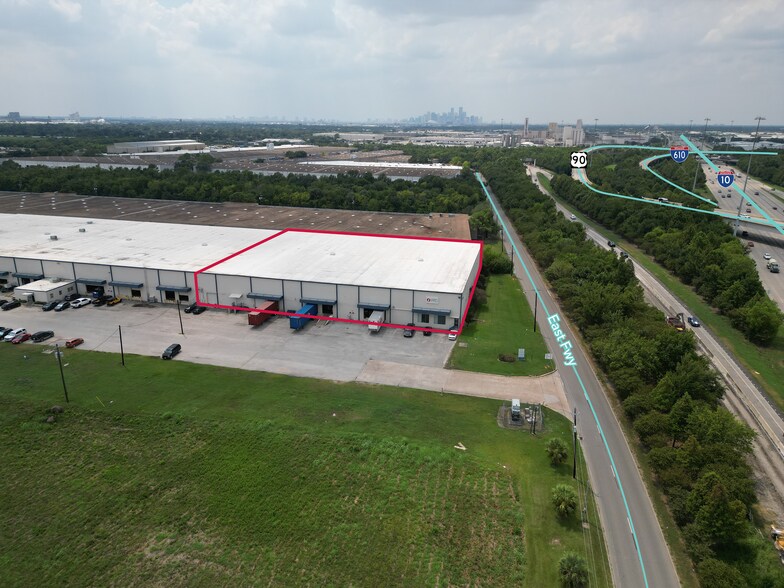 More Photos Of 9990 E I-10 Fwy, Houston Warehouse For Lease