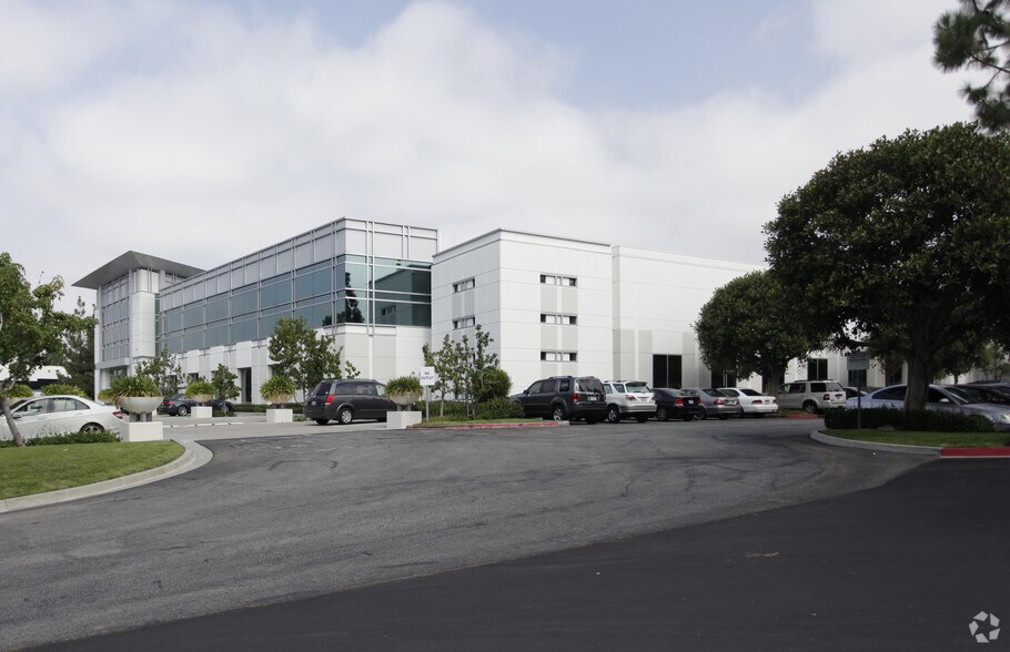 More Photos Of 15365 Barranca Pky, Irvine Light Manufacturing For Lease