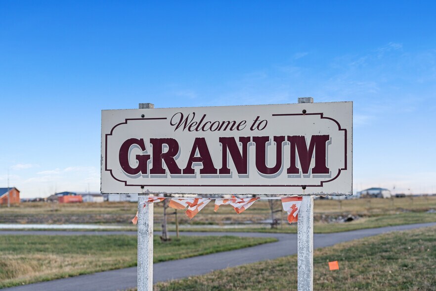 More Photos Of 320 Railway Ave, Granum Restaurant For Lease