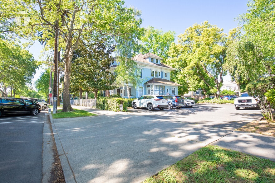 More Photos Of 2131 L St, Sacramento Office Residential For Sale