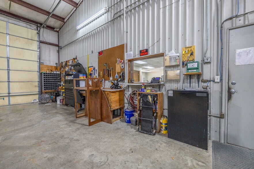 More Photos Of 18256 Campground Rd, Phillipsburg Auto Dealership For Sale