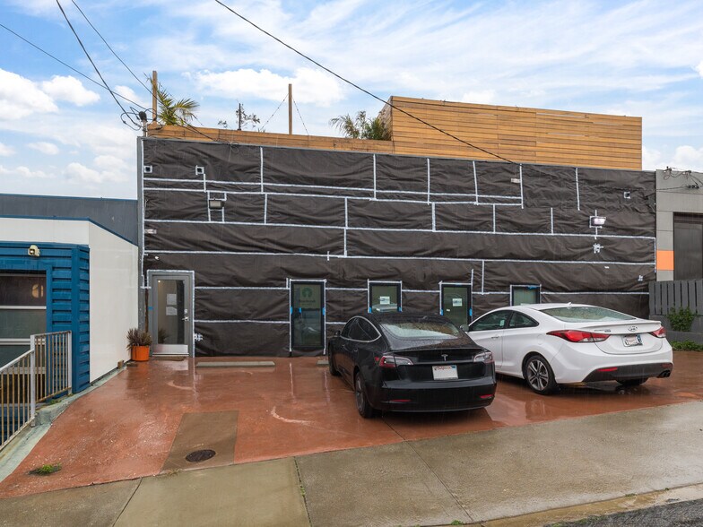 More Photos Of 124 Center St, El Segundo Office For Lease